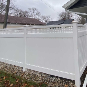 white vinyl fence toledo