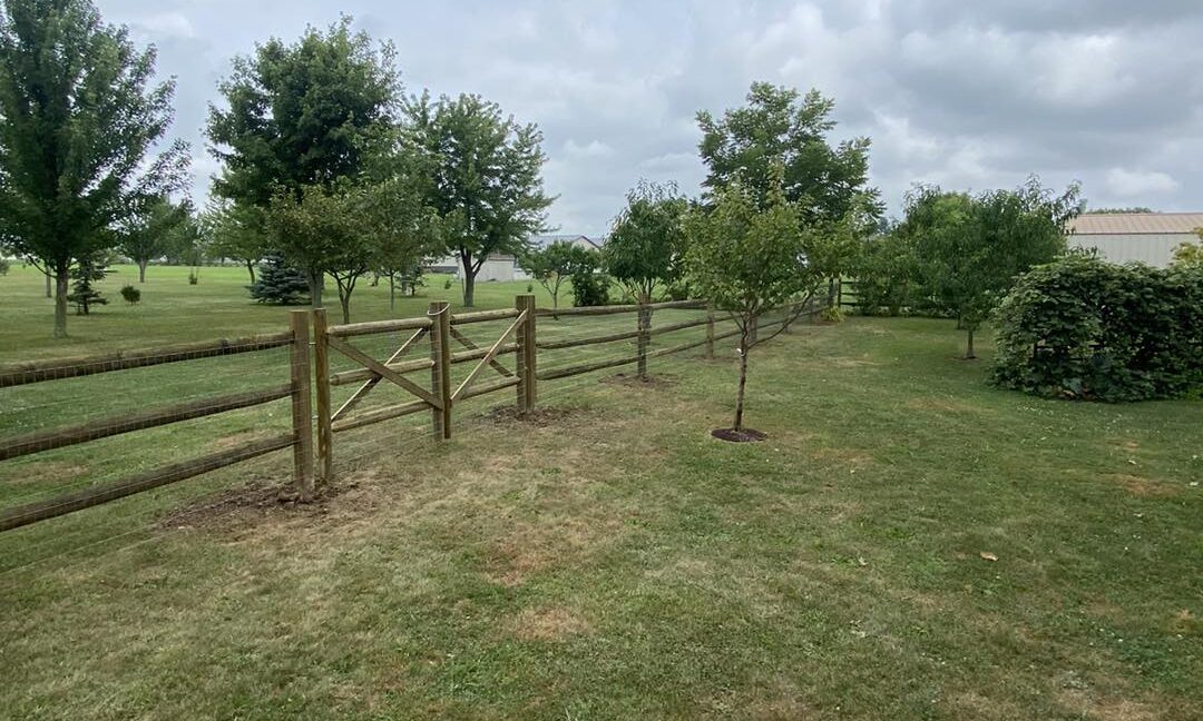 Maumee Ohio Fence Installer Straightline Fencing