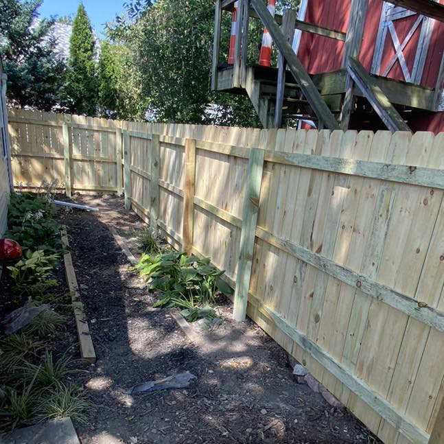 Maumee Ohio Fence Installer Straightline Fencing