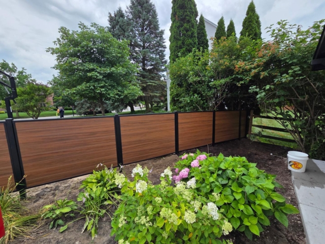 custom aluminum vinyl privacy fencing