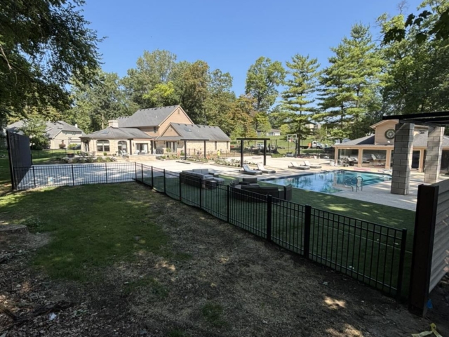 Commercial pool fence