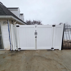 Custom vinyl gate