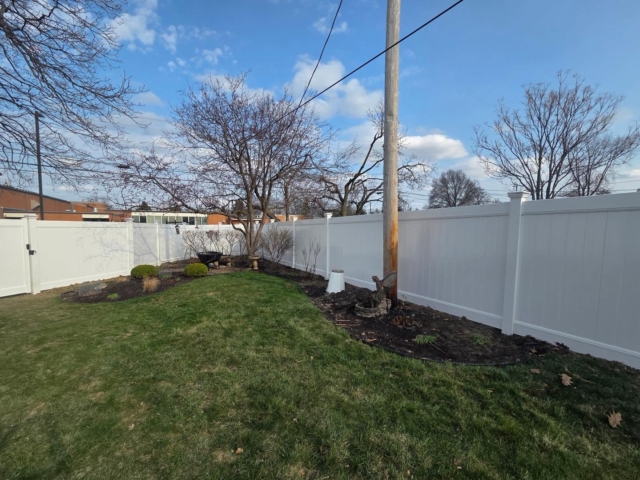 Backyard White Vinyl Fencing Vinyl Privacy Fence Installation