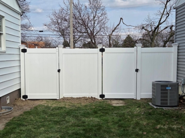 Vinyl Privacy Fence Installation Vinyl Privacy Fence Installation
